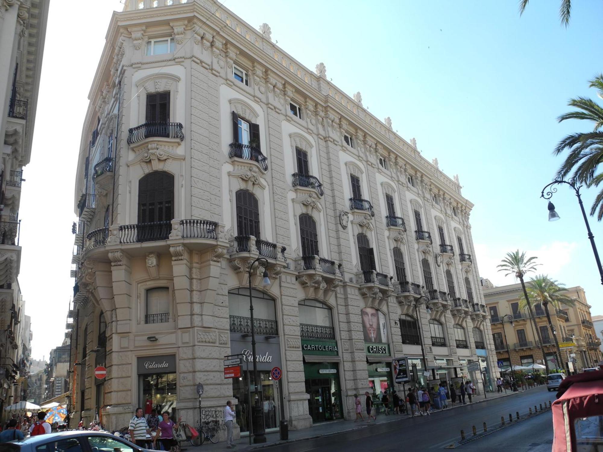 Prince Moncada Palermo Oda fotoğraf